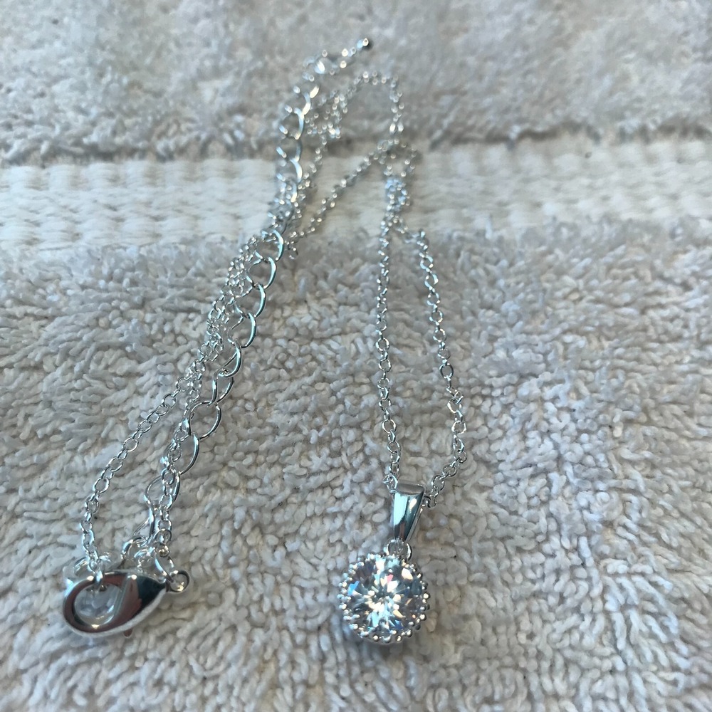 Avon 2012 CZ‎ Pendant Necklace - Solitaire